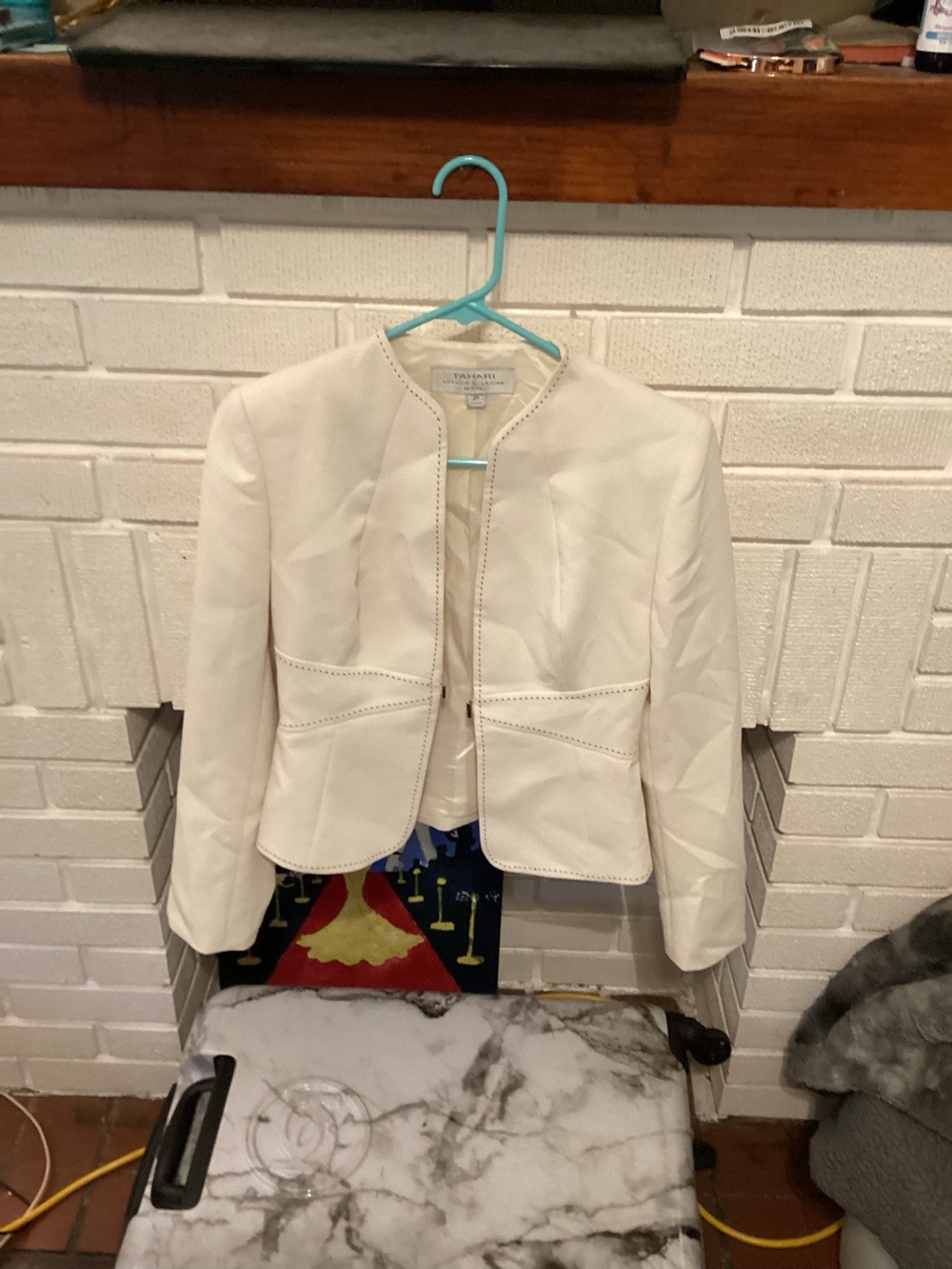 Women's Ivory Open-Front Tailored Jacket by Tahari